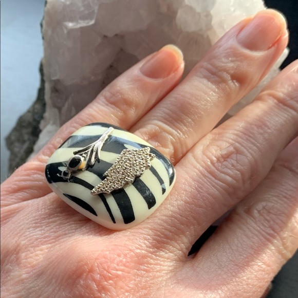 Statement upcycled zebra print ring - Picture 3 of 3